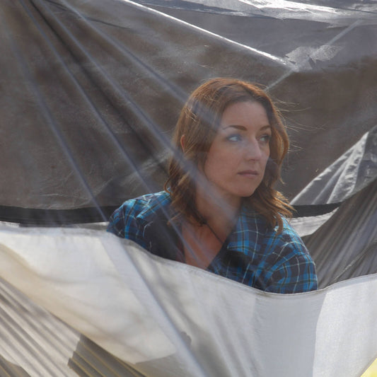 Coghlan's Single Parachute Insect Hammock 5'x10.5' Camping Hammock Alternate 1