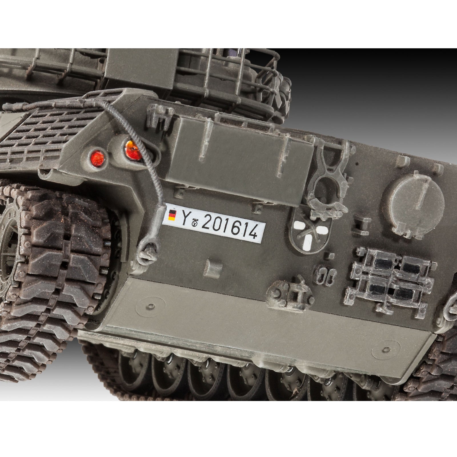 Revell German Leopard 1 1:35 Tank Model Kit Military Warfare Weapon 03240 Alternate 2