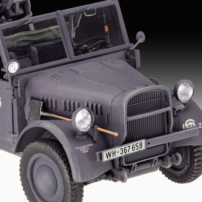 Revell le. gl. Einheits-PKW 4 Truck Model Kit German Military Alternate 2
