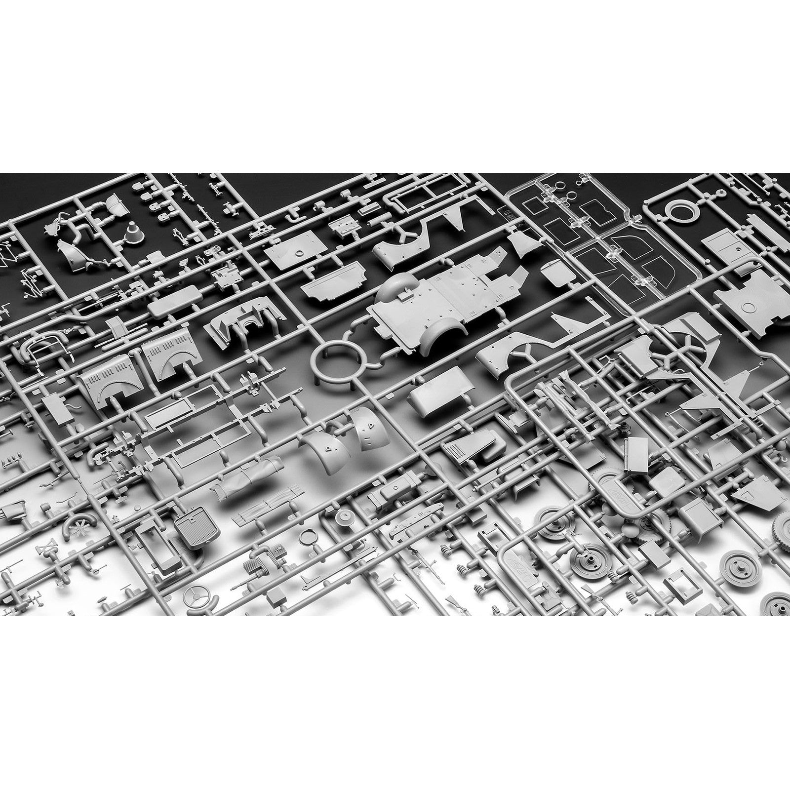 Revell le. gl. Einheits-PKW 4 Truck Model Kit German Military Alternate 7