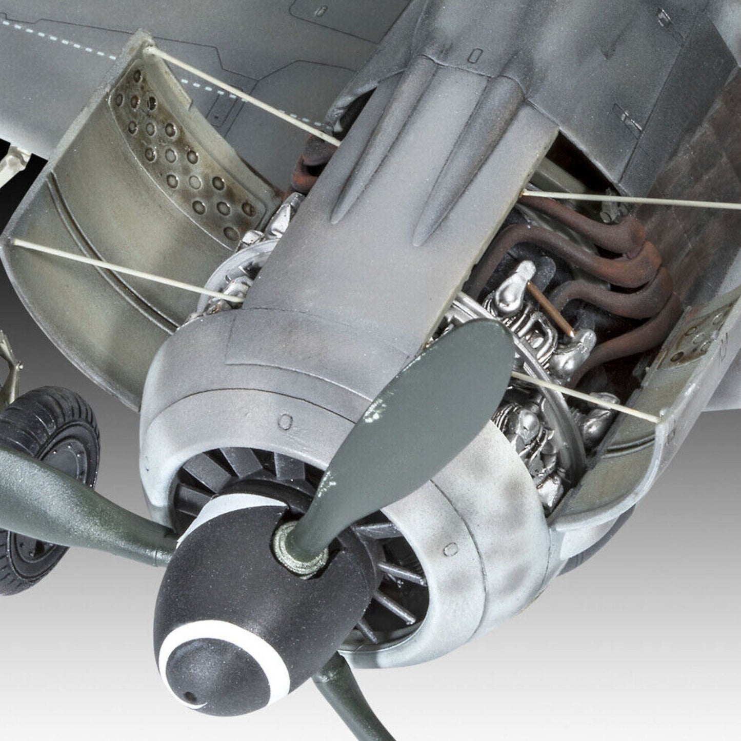 Revell Fw190 A-8/R-2 Sturmbock 1:32 Plane Model Kit WW2 German Plane 03874 Alternate 3