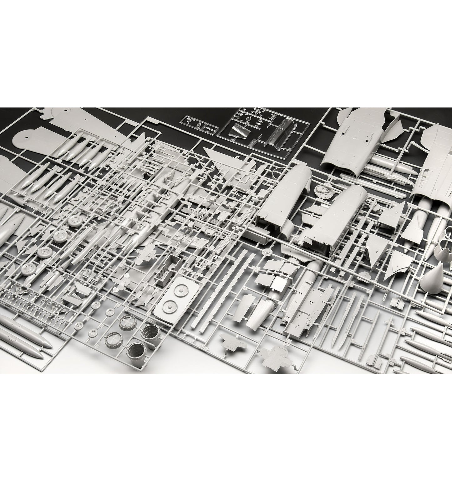 Revell Tornado GR.1 RAF Gulf War Kit de modèle d'avion 1:32