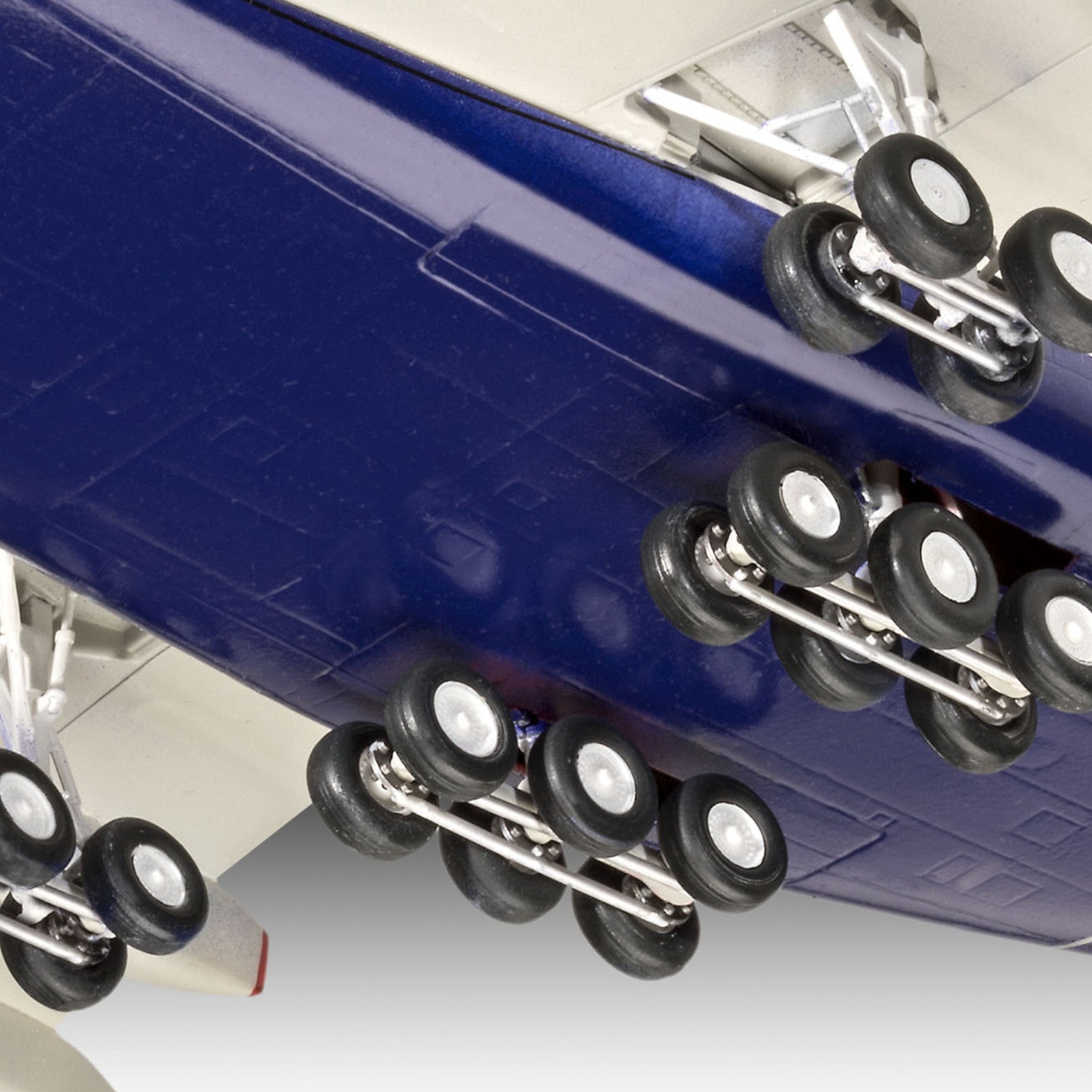 Revell Airbus A380-800 British Airways 1:144 Plane Model Kit Commercial 03922 Alternate 4