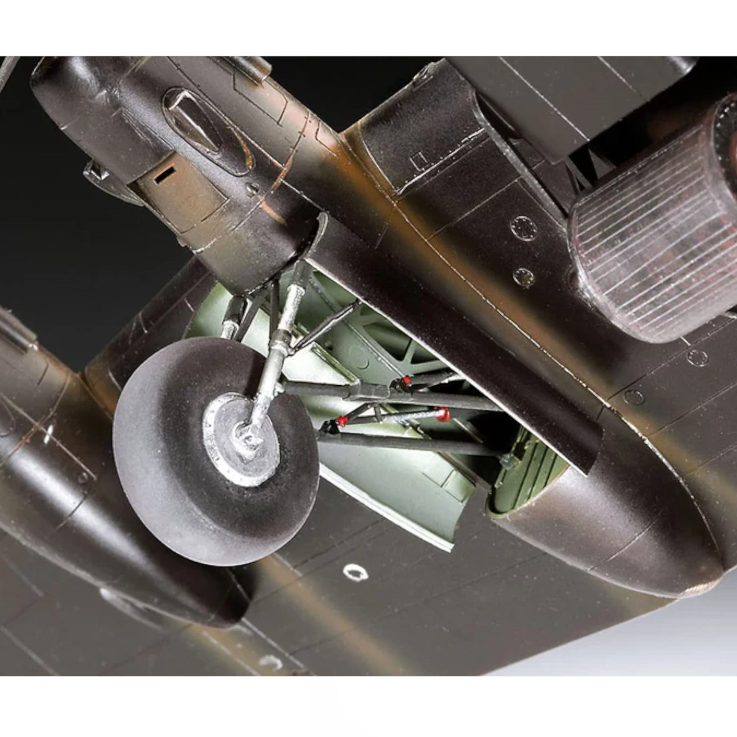 Revell Avro Lancaster Dambusters 1:72 Bomber Plane Model Kit 04295