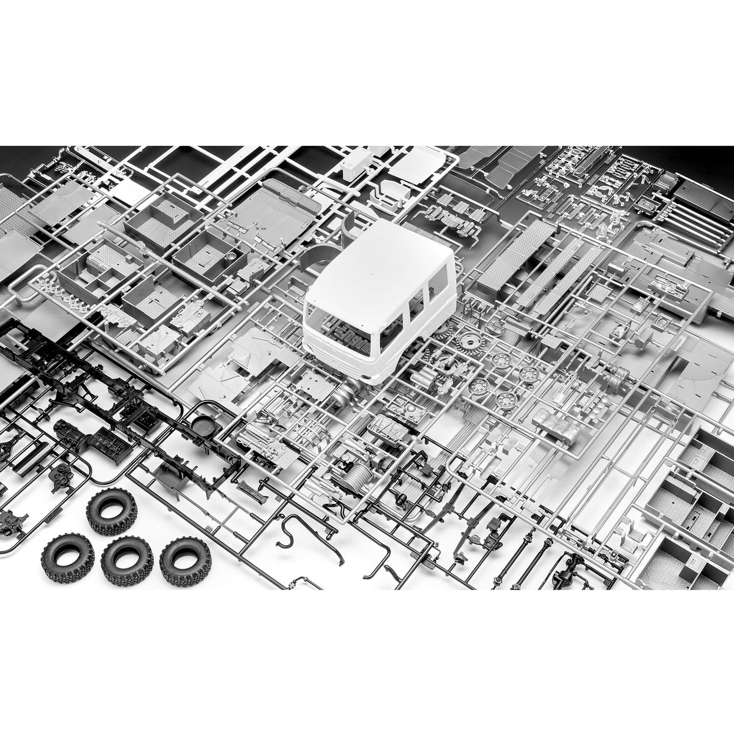 Revell Schlingmann TLF 16/25 Truck Model Kit Rescue Vehicle Fire Truck Alternate 6