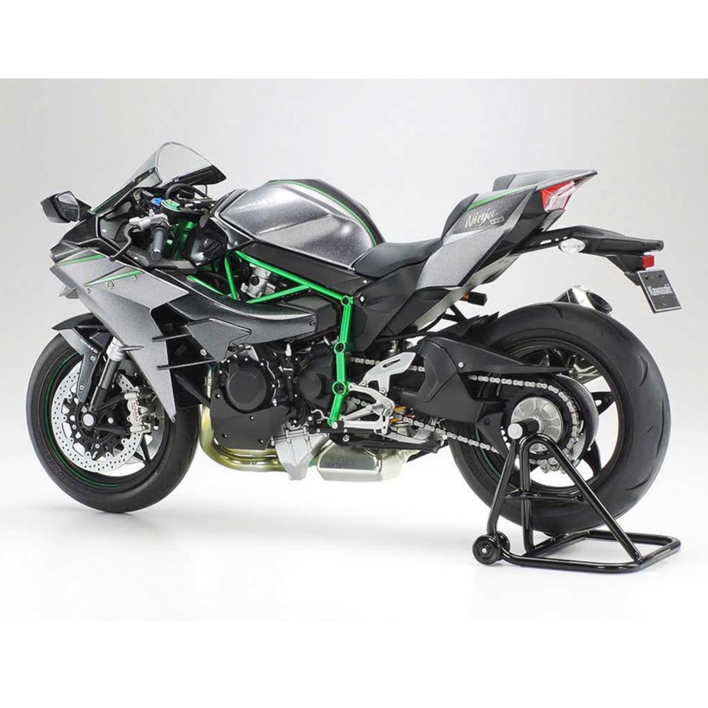 Tamiya Kawasaki Ninja H2 Carbon 1:12 Motorbike Model Kit Alternate 3