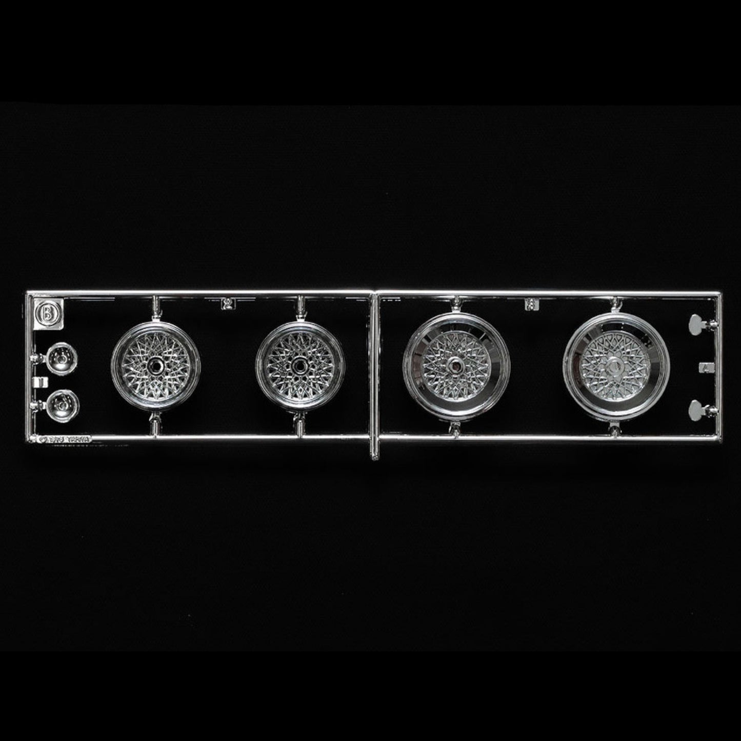 Tamiya Porsche 935 Vaillant 1:20 Car Model Kit 20071 Alternate 8