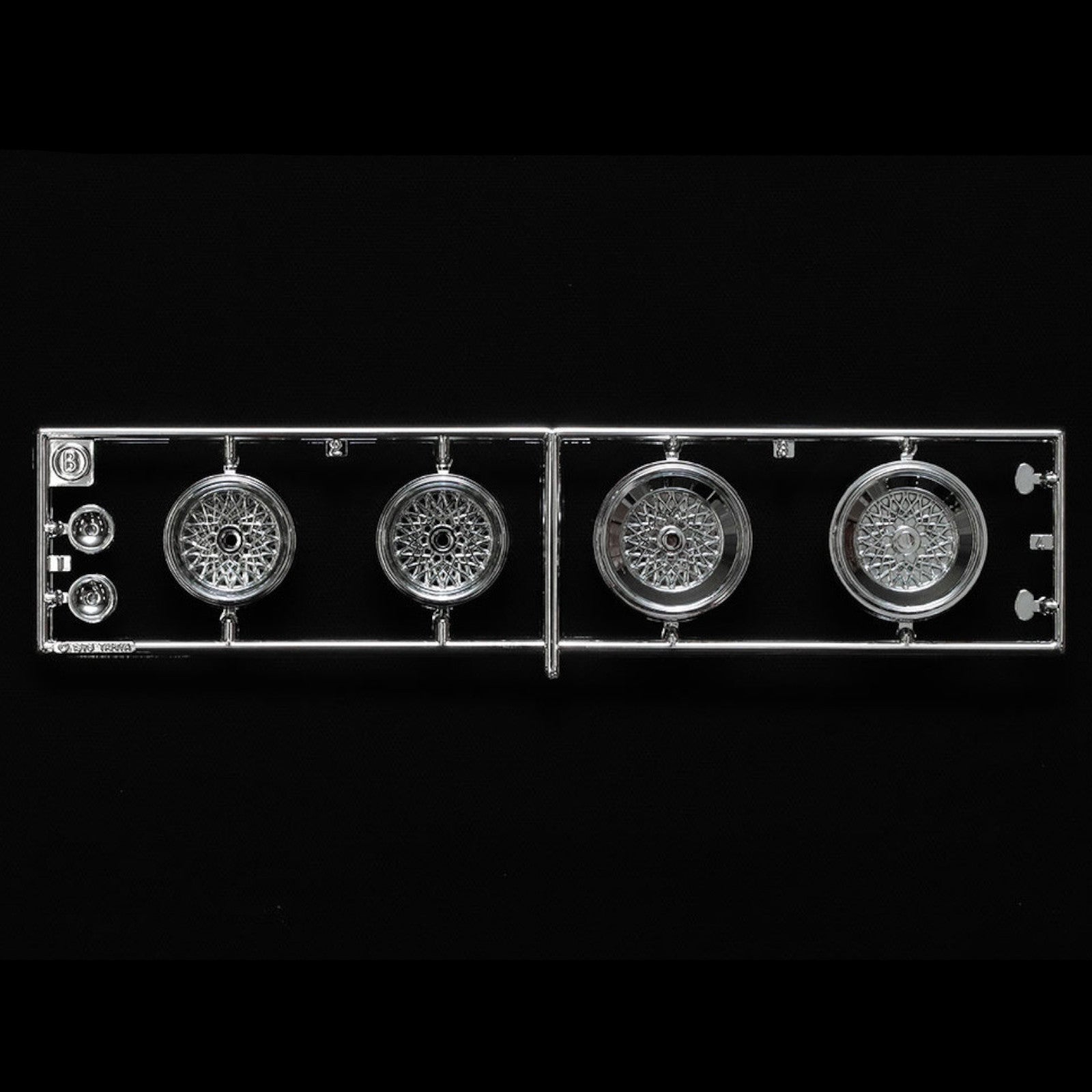 Tamiya Porsche 935 Vaillant 1:20 Car Model Kit 20071 Alternate 8