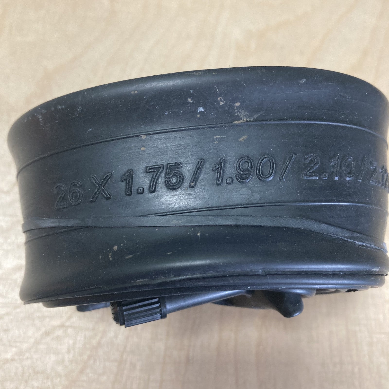 DSI 26x1.75-2.125" 700c Bike Tyre Alternate 1