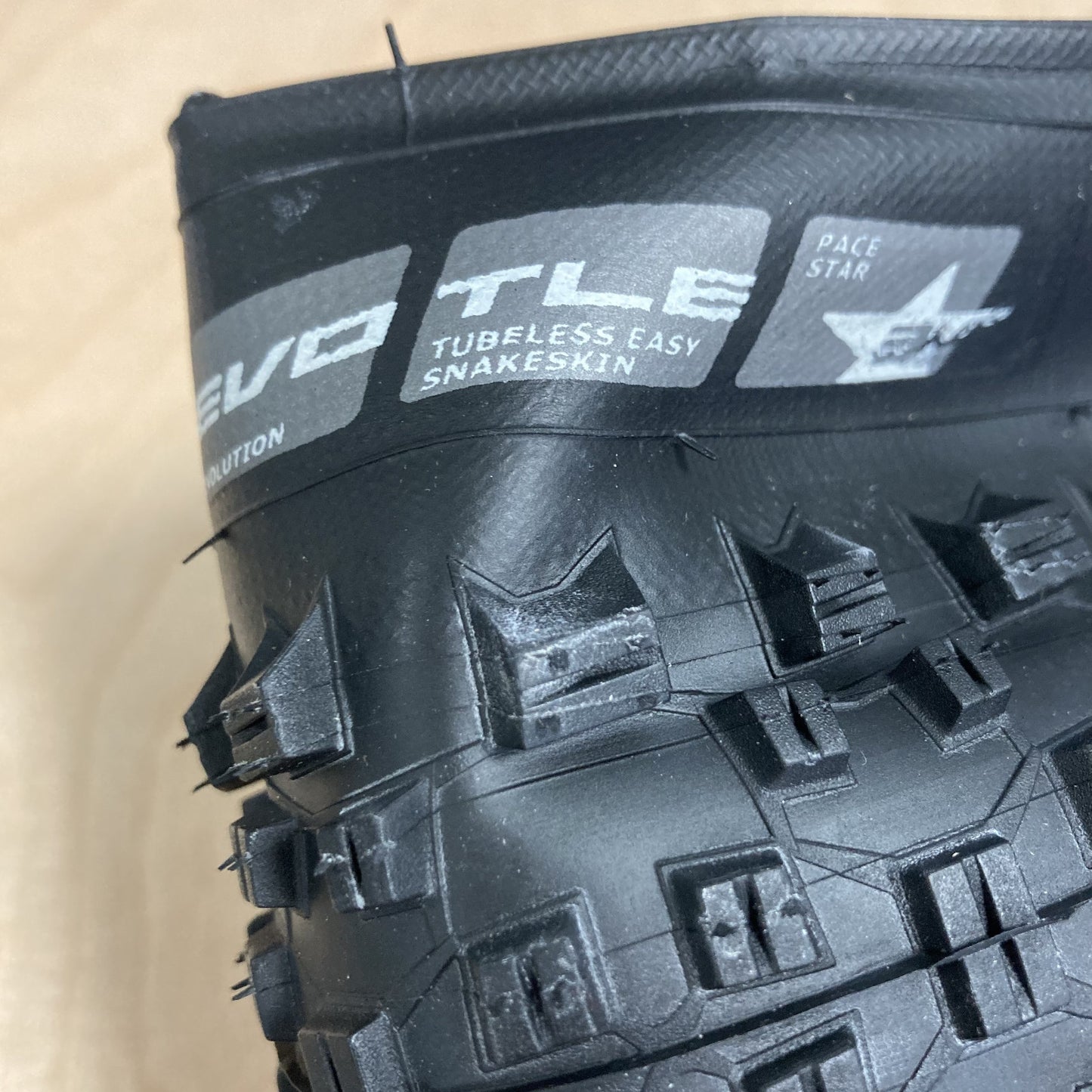 Schwalbe Racing Ralph 27.5 x 2.25" 27.5 Inch Bike Tyre SnakeSkin TL-Easy Folding Evo Alternate 3