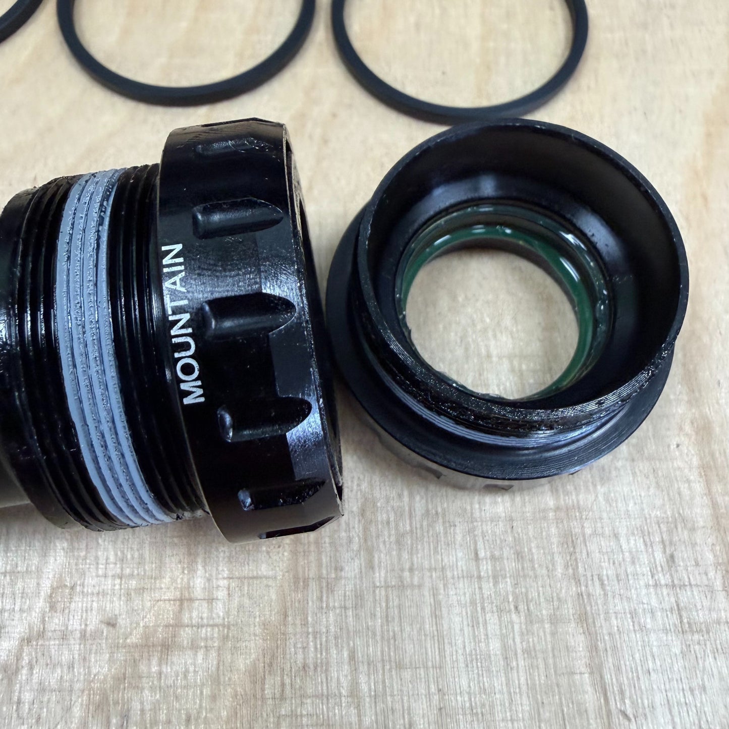 Shimano Bottom Bracket 68/73mm Threaded BB-MT801 68/73mm