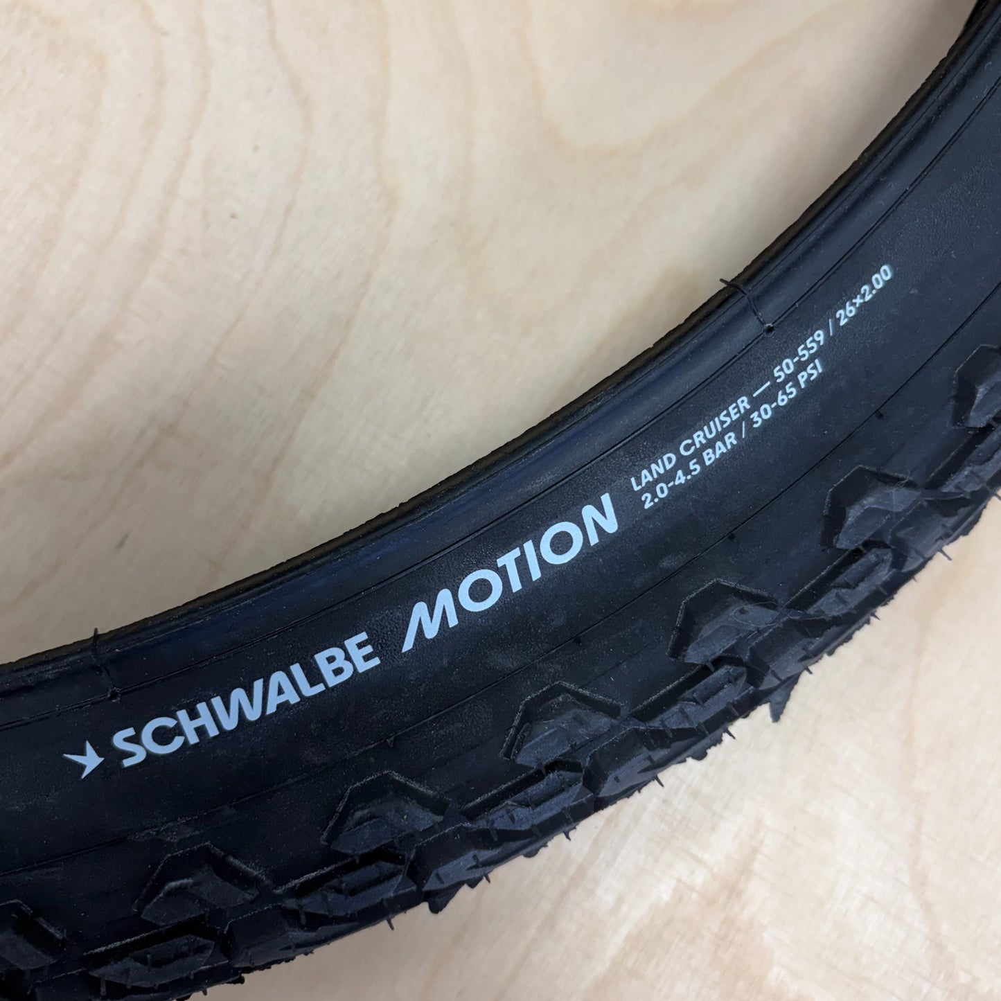 Schwalbe Motion Land Cruiser 26 x 2.00 Wired 26 Inch Bike Tyre