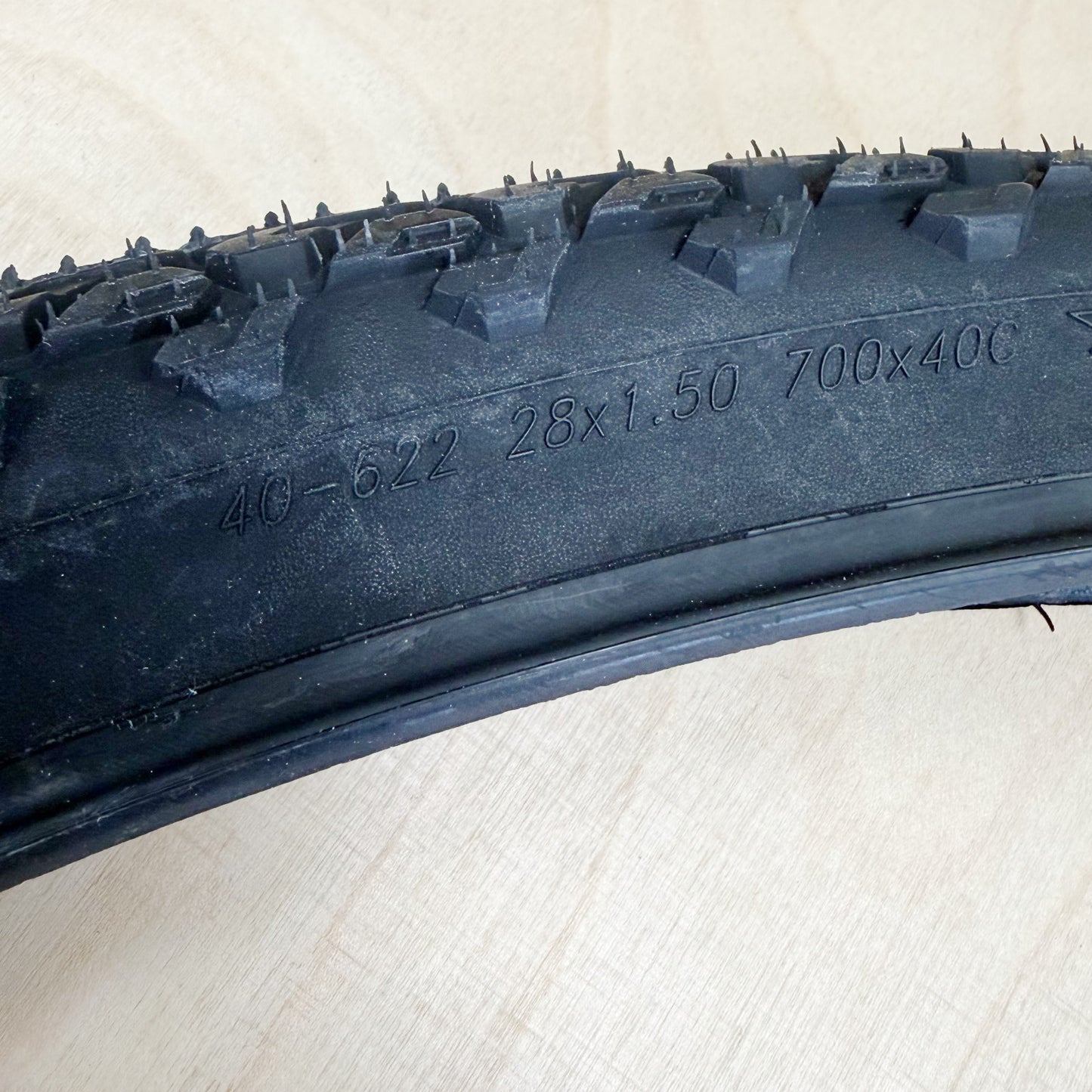 Schwalbe Motion Land Cruiser 700 x 40c Wired 700c Bike Tyre