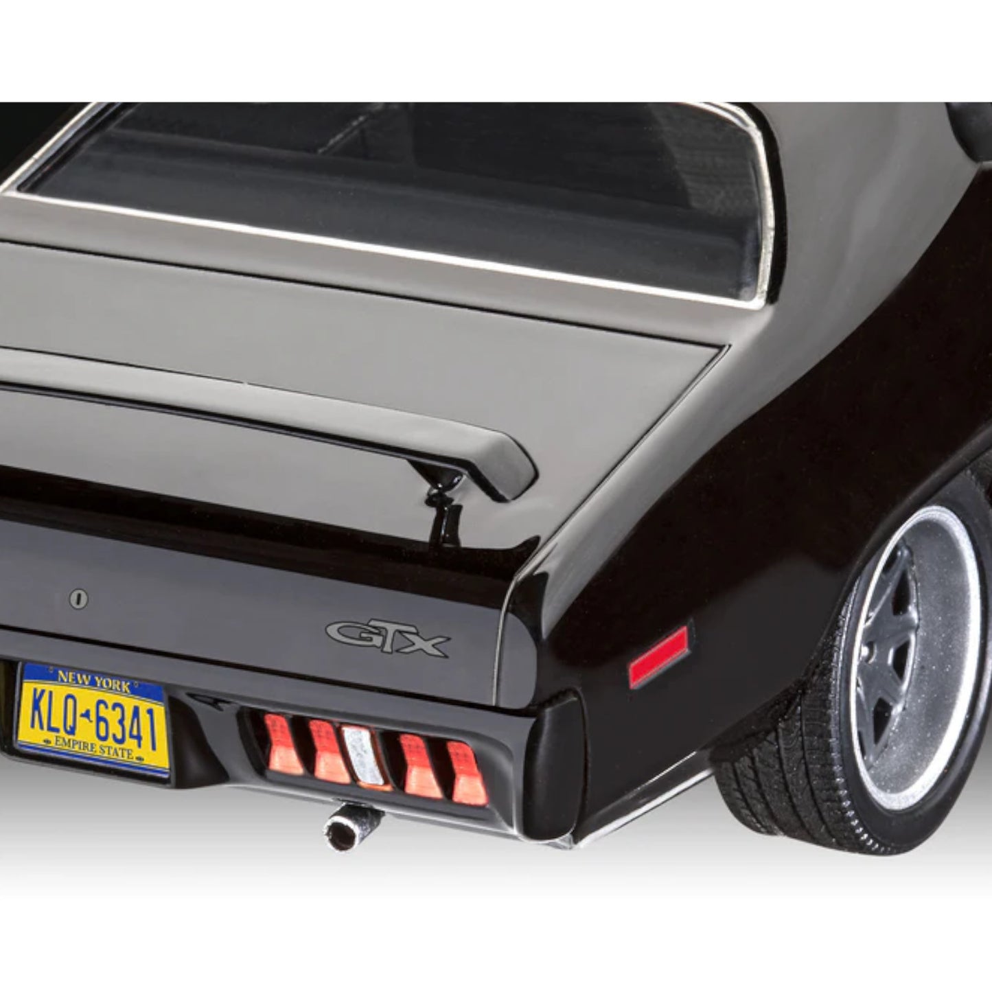 Revell Dominics 1971 Plymouth GTX Fast & Furious Car Model Kit 07692