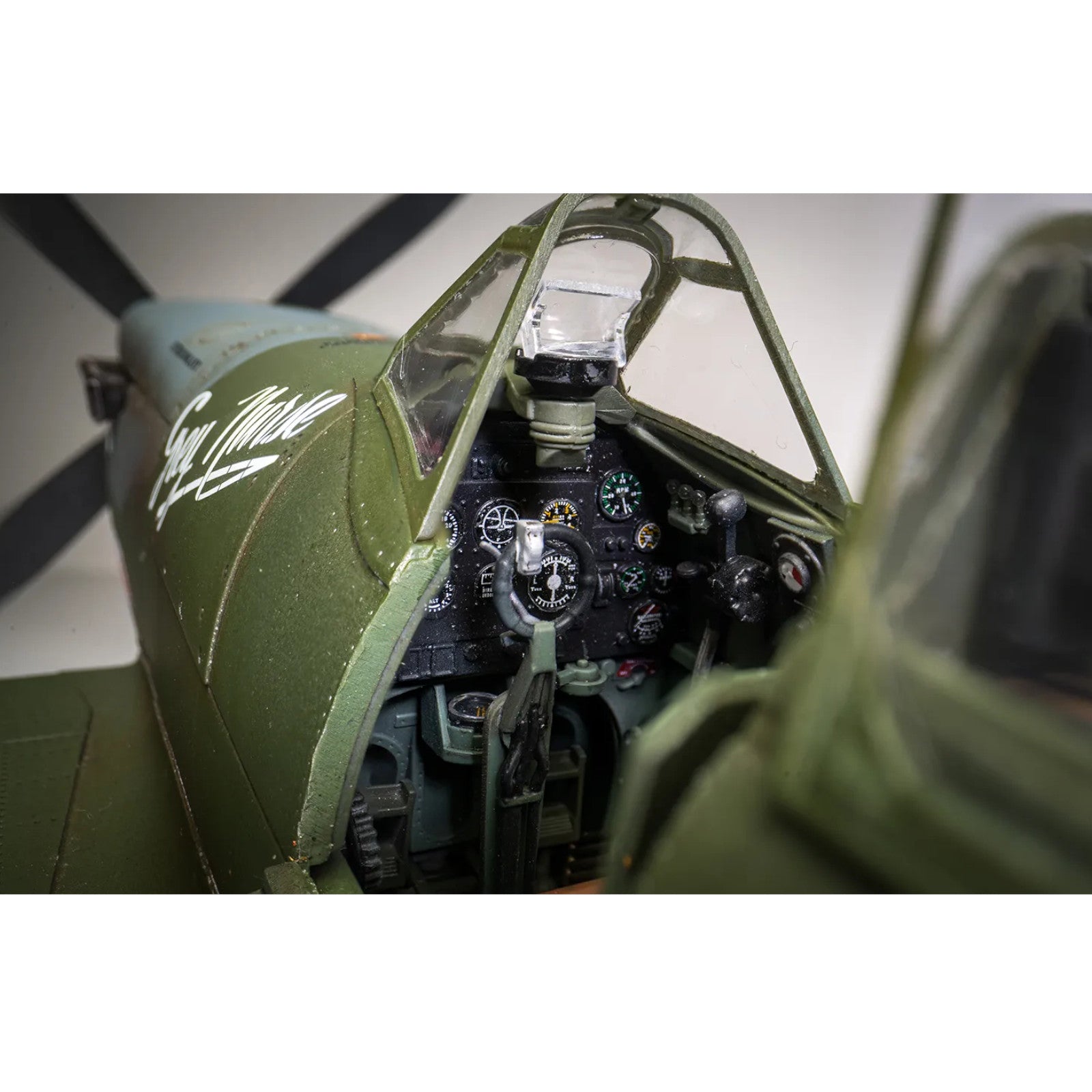 AirFix Supermarine Spitfire Mk VIII WW2 Plane Model Kit A17002 Alternate 6