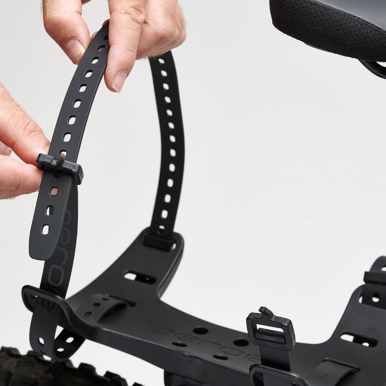 Aeroe StretchLock Strap - 30 Inch Bike Rack Luggage Strap Alternate 3