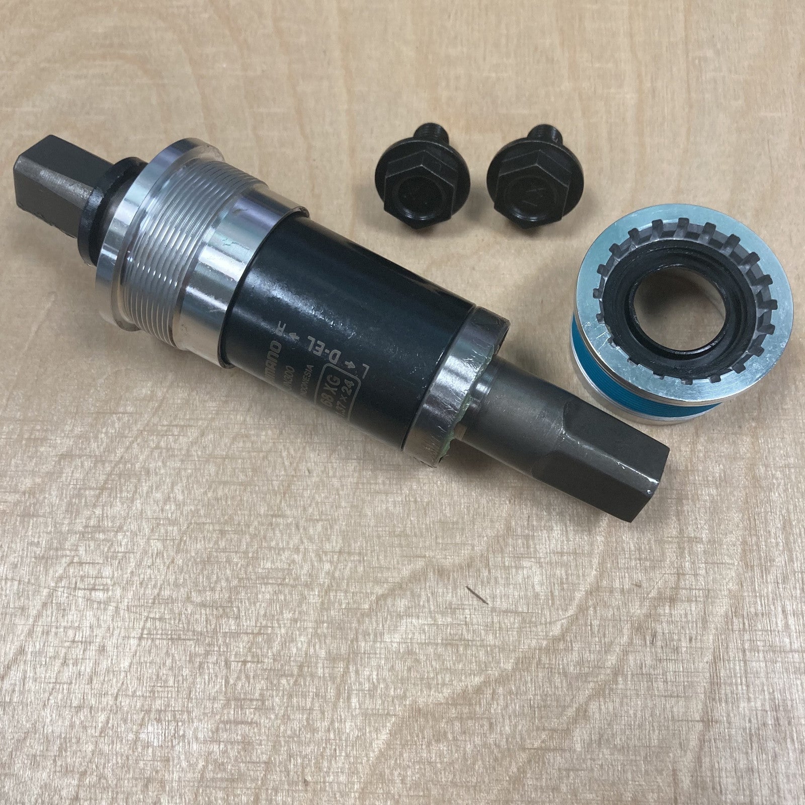 Shimano BB-UN300 68 x 127.5mm Bike Bottom Bracket Bearing Alternate 3