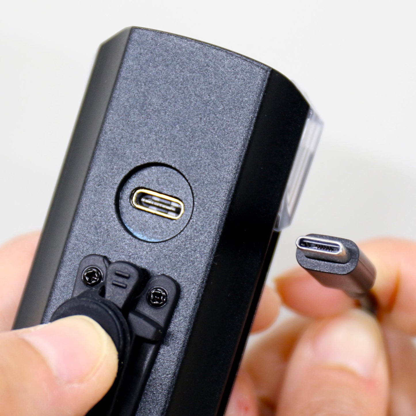 Cateye AMPP 1700 Front Bike Light Alternate 2