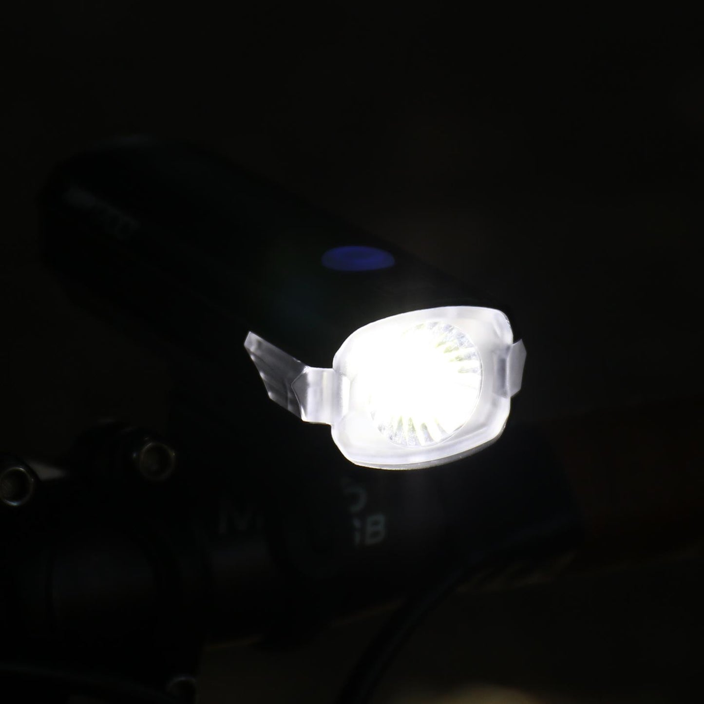 Cateye AMPP 1700 Front Bike Light Alternate 3