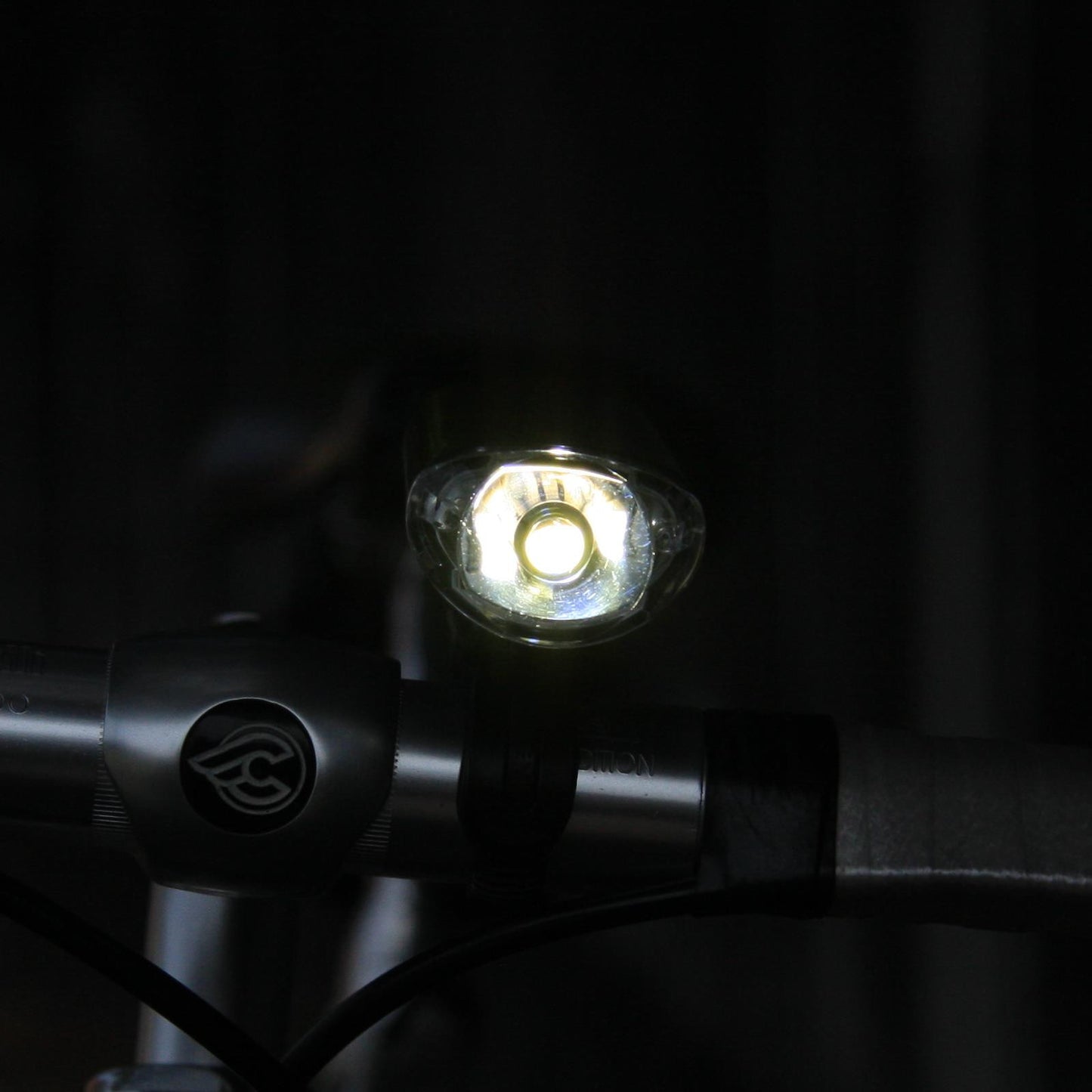 Cateye EL-160 LED Front Bike Light Alternate 2