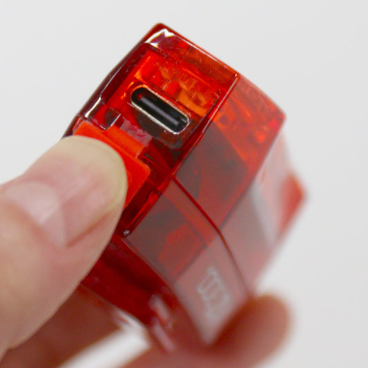 Cateye Viz 300 USB-C Rear Bike Light Alternate 1