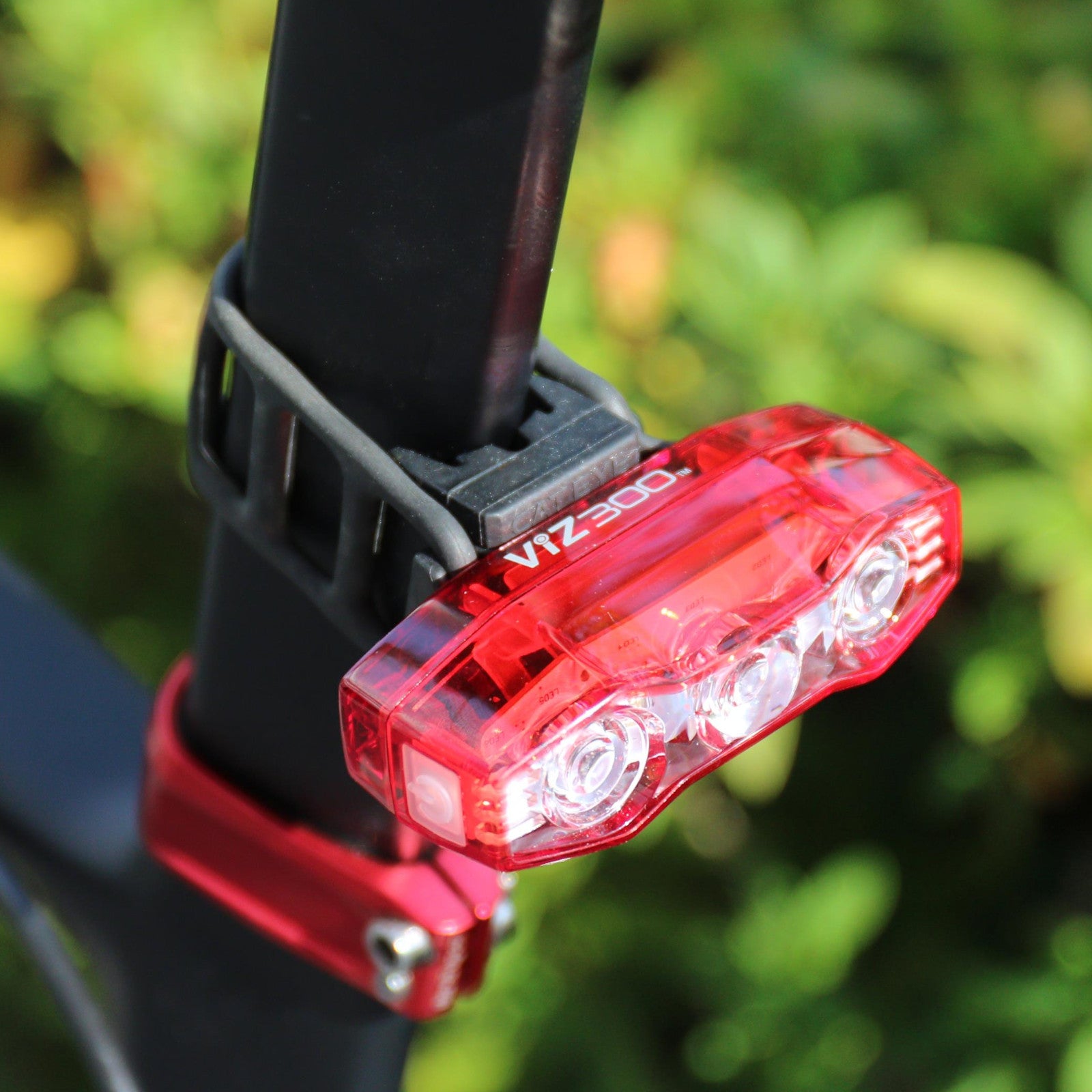 Cateye Viz 300 USB-C Rear Bike Light Alternate 3