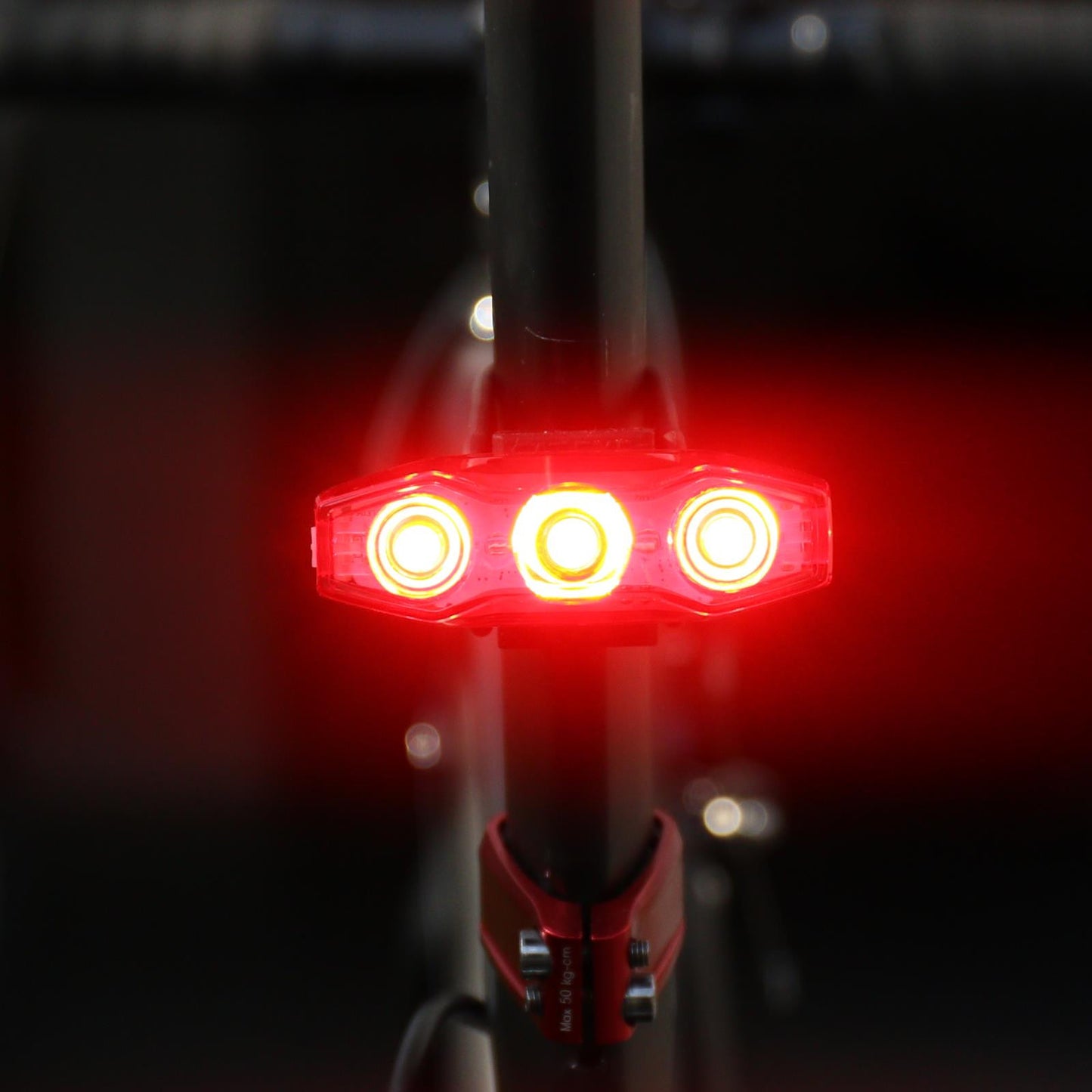 Cateye Viz 300 USB-C Rear Bike Light Alternate 4