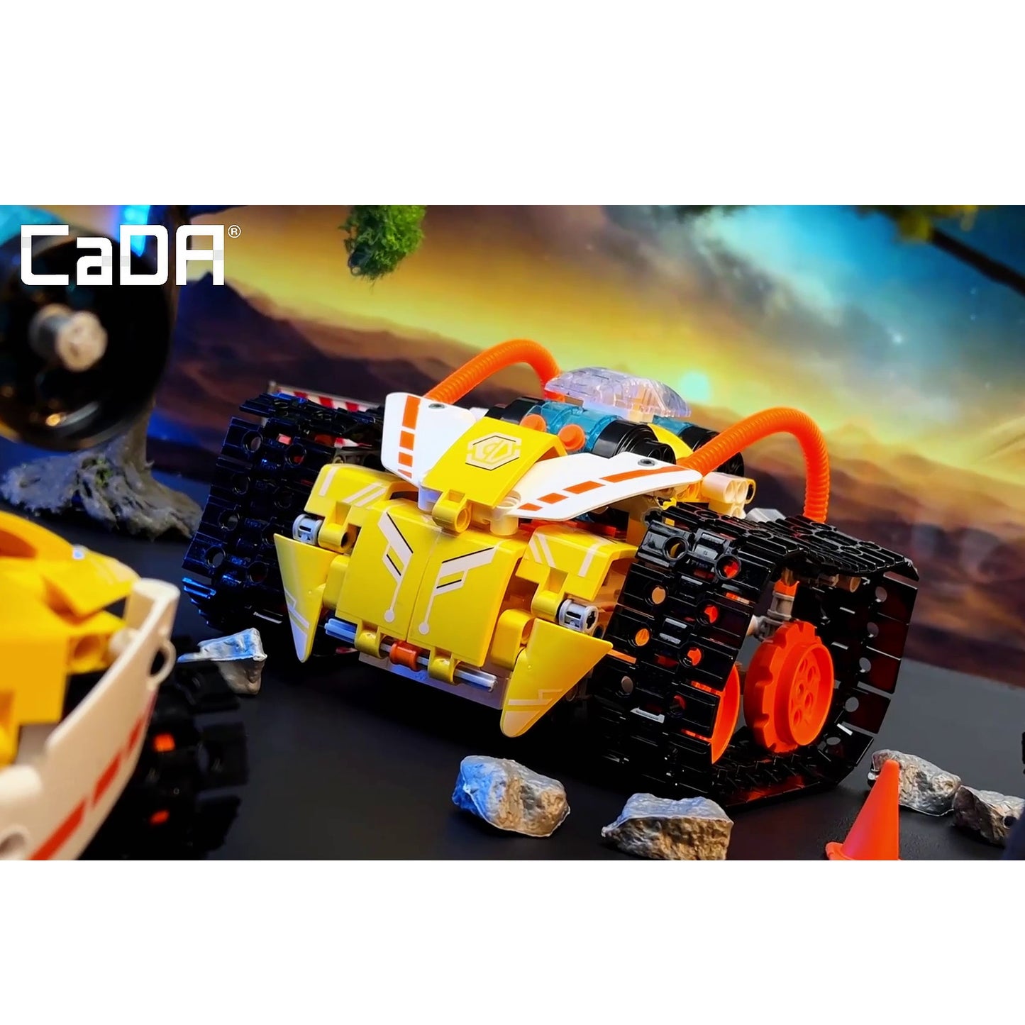 CaDA W-Bot Code Robot 3-in-1 3D Puzzle 455 Pieces C83003W Alternate 12