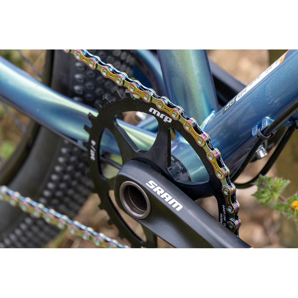 Gusset Oil Slick GS-11 11 Speed Bike Chain Alternate 1