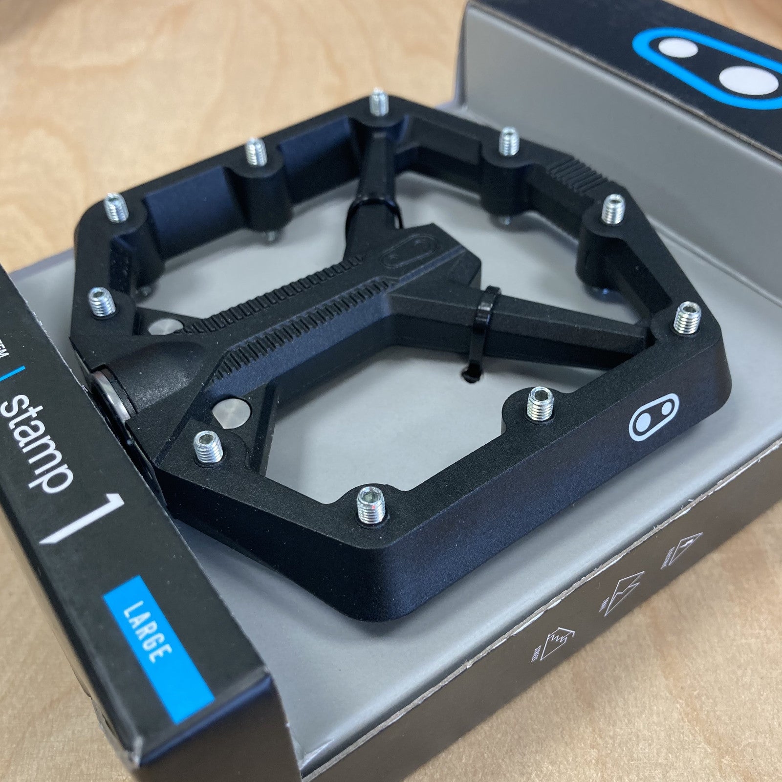Crank Brothers Stamp 1 V2 Gen 2 Large 9/16 Inch Platform Bike Pedals Black Large Alternate 4
