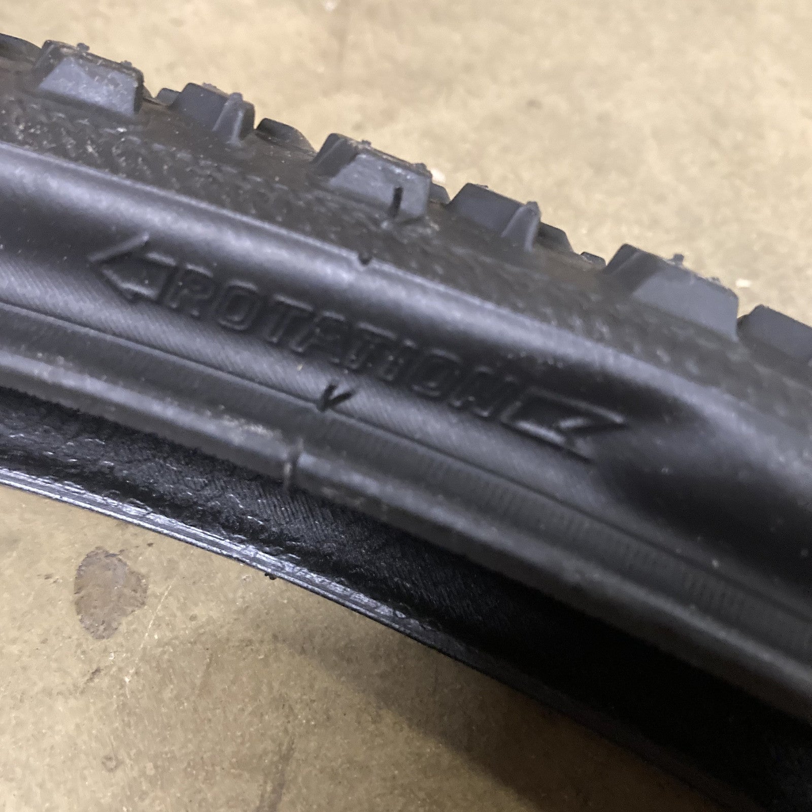 Schwalbe CX Comp 26 x 2.00" Tyres and Schrader Tubes 26 Inch Bike Tyre Alternate 6