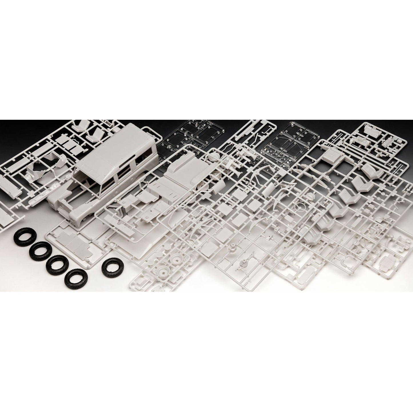 Revell Land Rover Series III 1:24 Classic 4x4 Model Kit