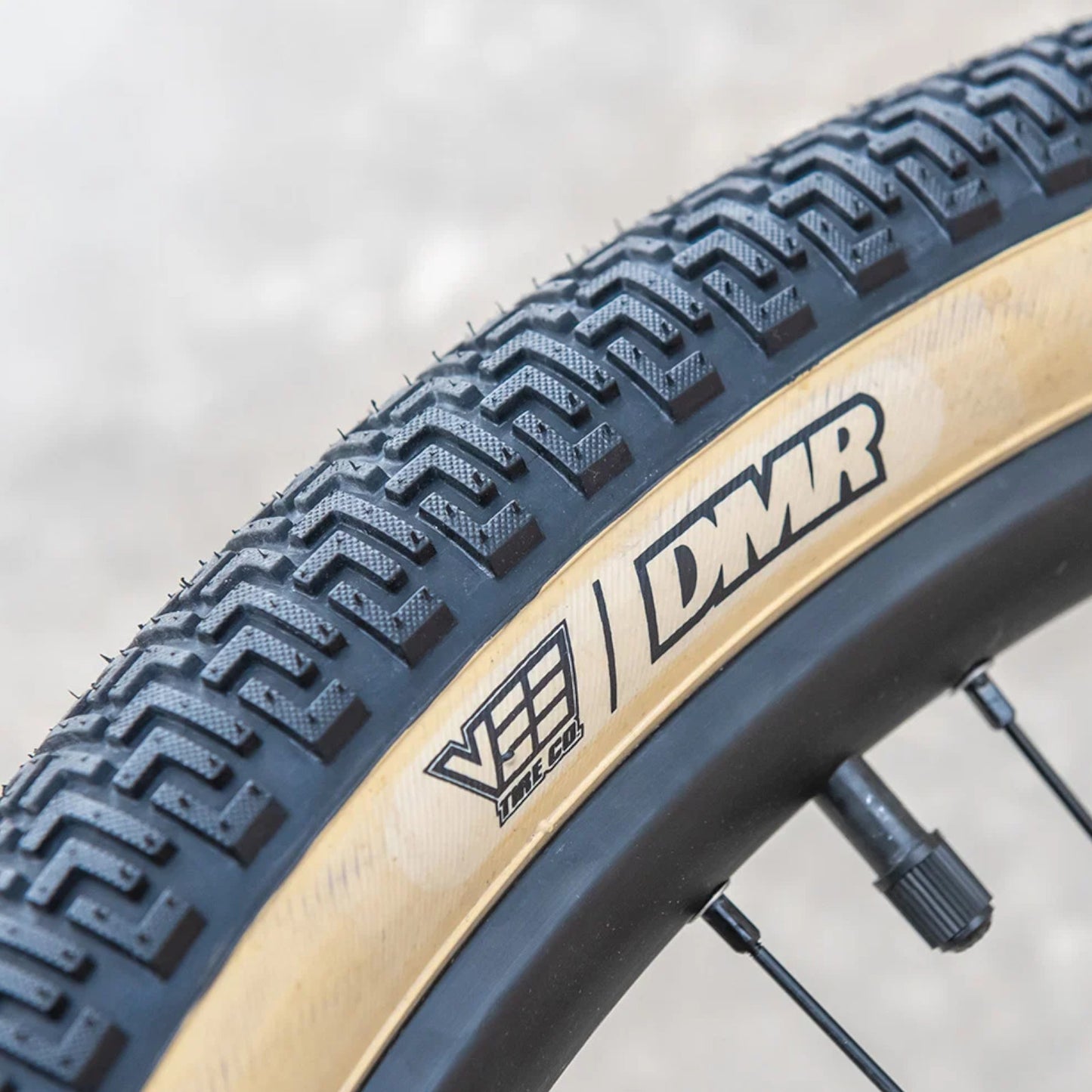 DMR MOTO DJ 26 x 2.2 72 TPI 26 Inch Bike Tyre Alternate 3