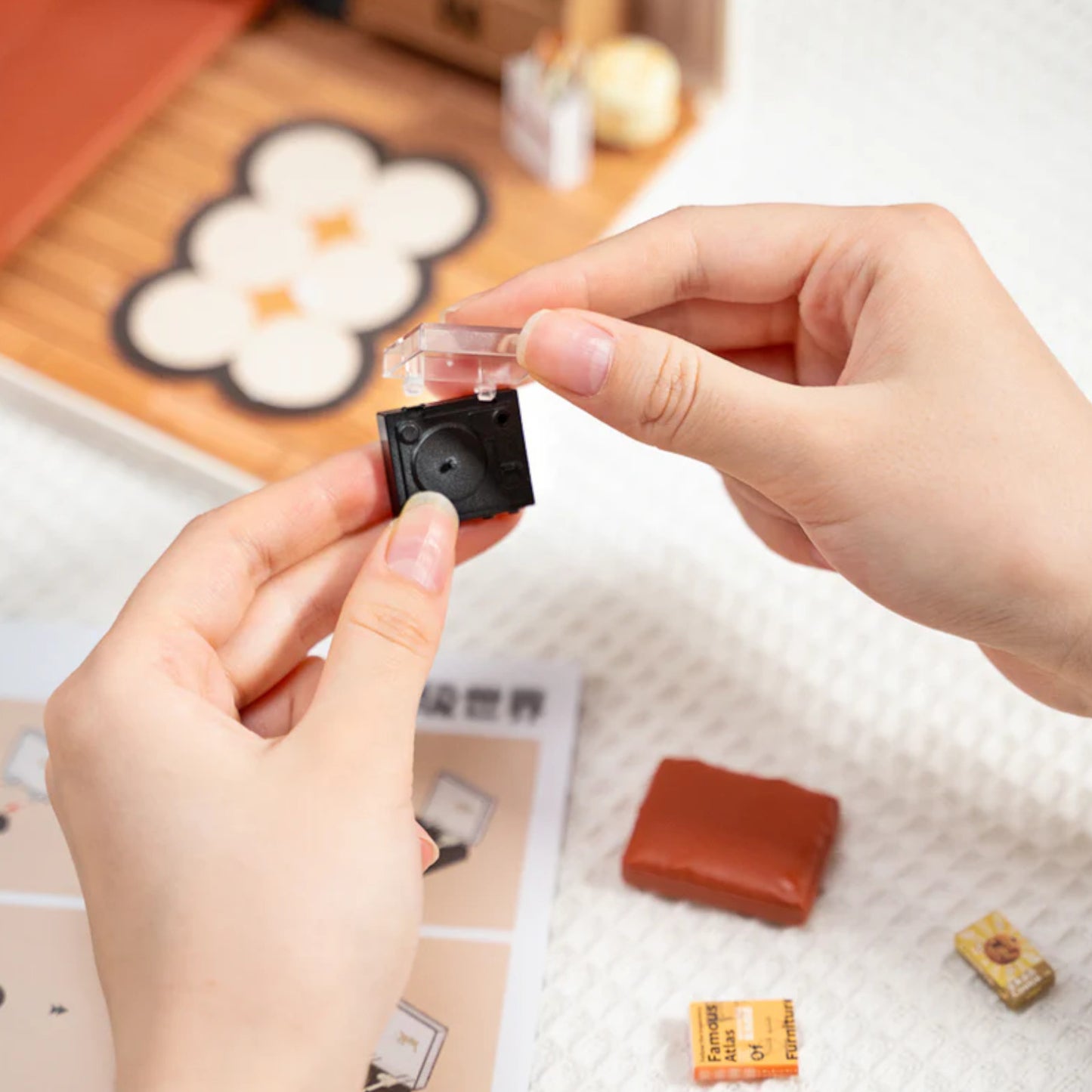 Rolife Cozy Living Lounge Super Creator DIY Minature House DW007 3D Puzzle Alternate 3