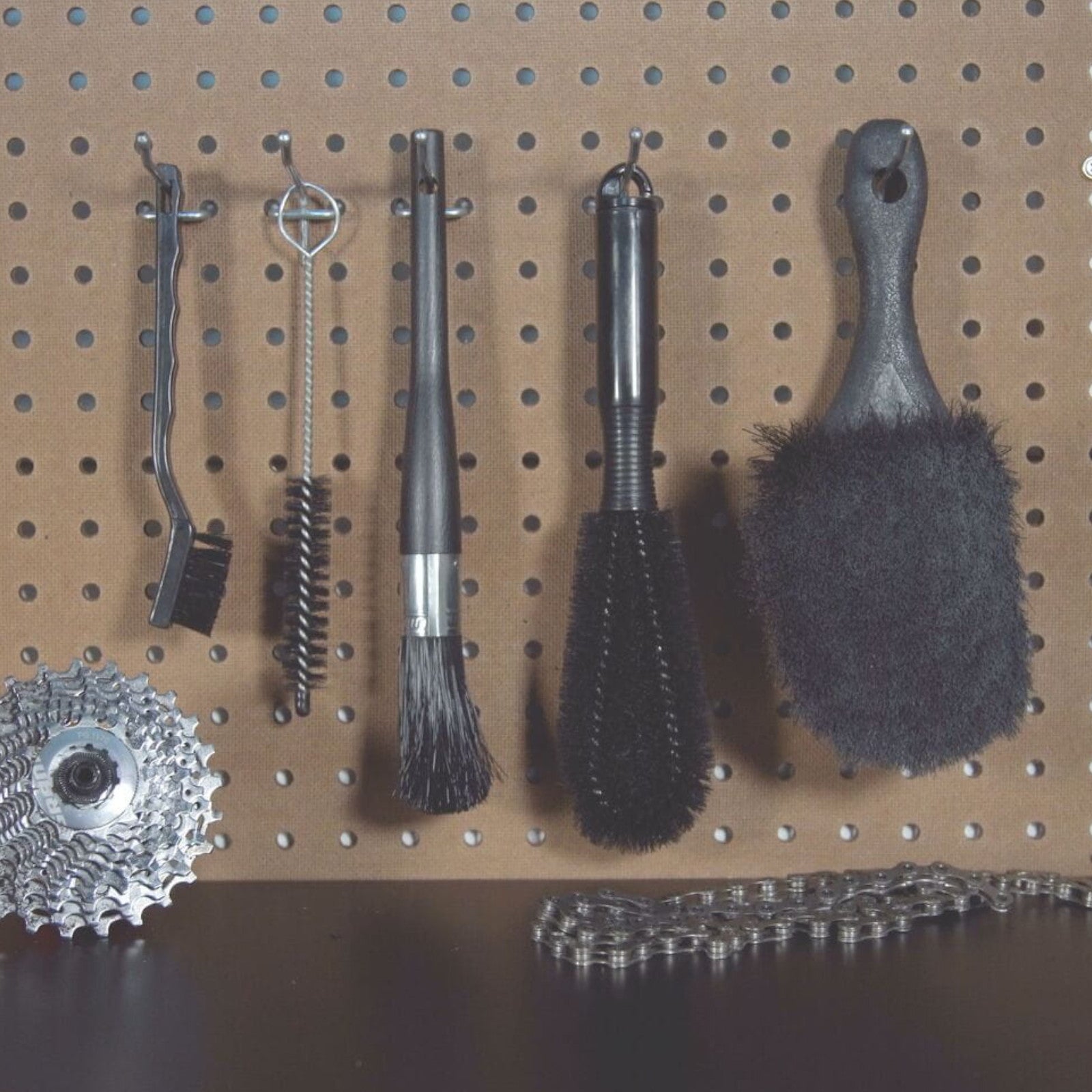 Finish Line Mechanics Brush Set - 5 Different Brushes Bike Cleaning Brush Kit Alternate 1