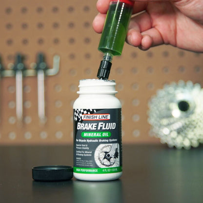 Finish Line Mineral Oil Brake Fluid 32 oz / 960 ml Bike Disc Brake Fluid Alternate 2