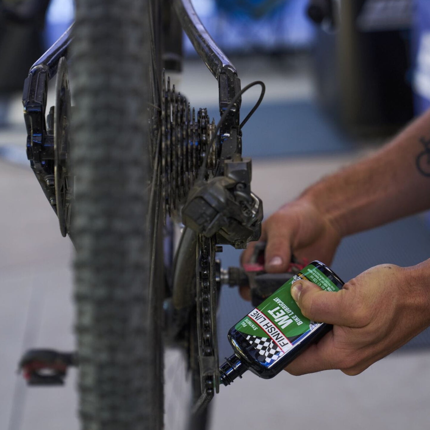 Finish Line Wet Chain Lube (Cross Country) 4 oz / 120 ml Bike Chain Lube Alternate 2