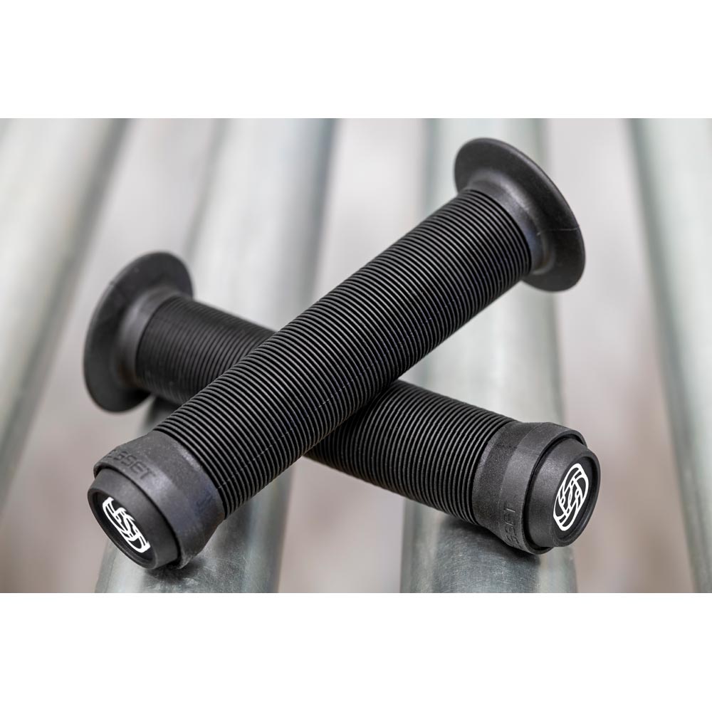 Gusset Sleeper Flanged Bike Handlebar Grips Alternate 1