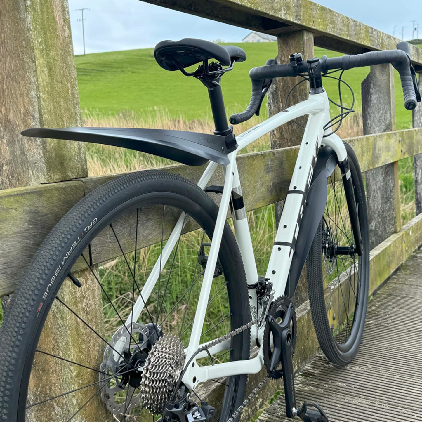 Mucky Nutz Gut Fender Black Clip On Front Bike Mudguard Alternate 2