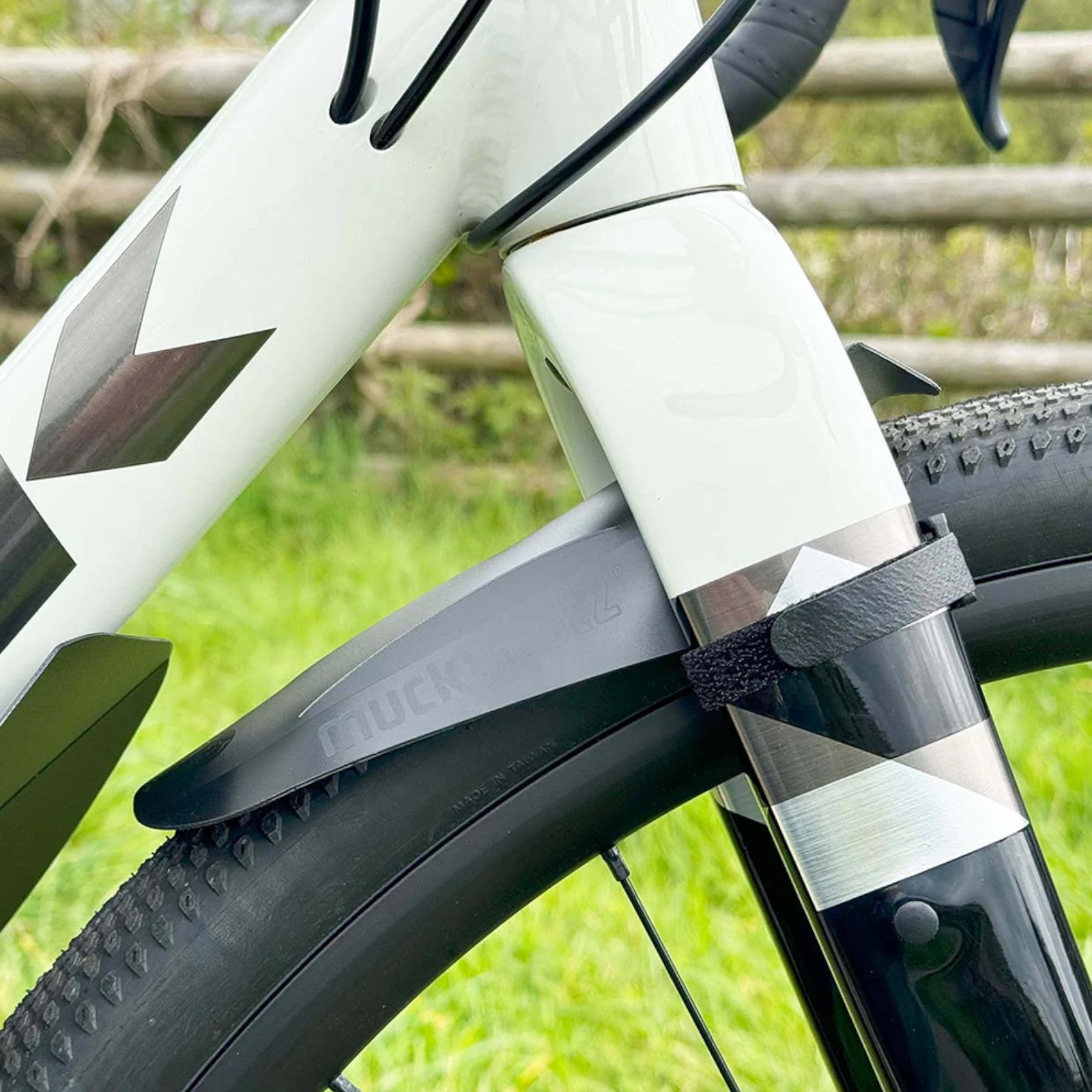 Mucky Nutz Mini Face Fender Clip On Front Bike Mudguard Alternate 1