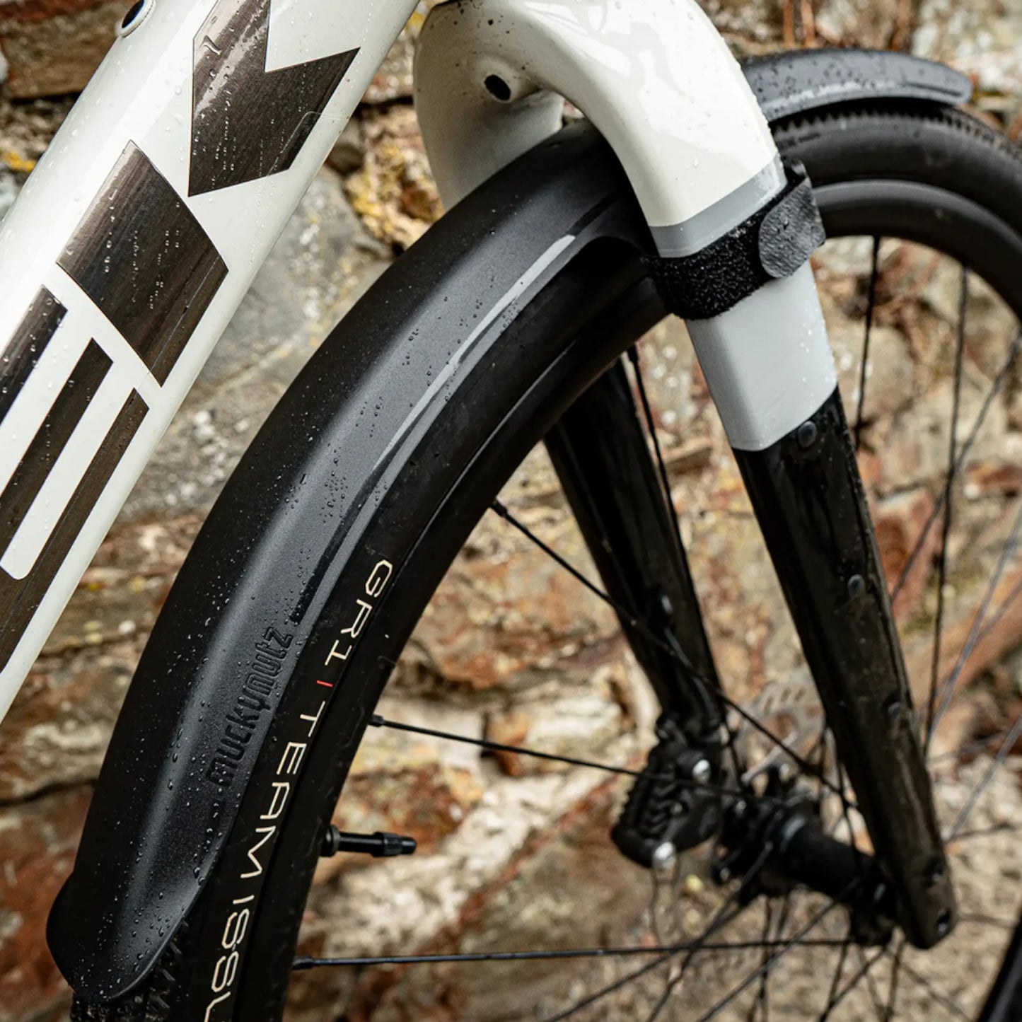 Mucky Nutz Zennor Front Gravel Guard 700c Clip On Front Bike Mudguard Alternate 1