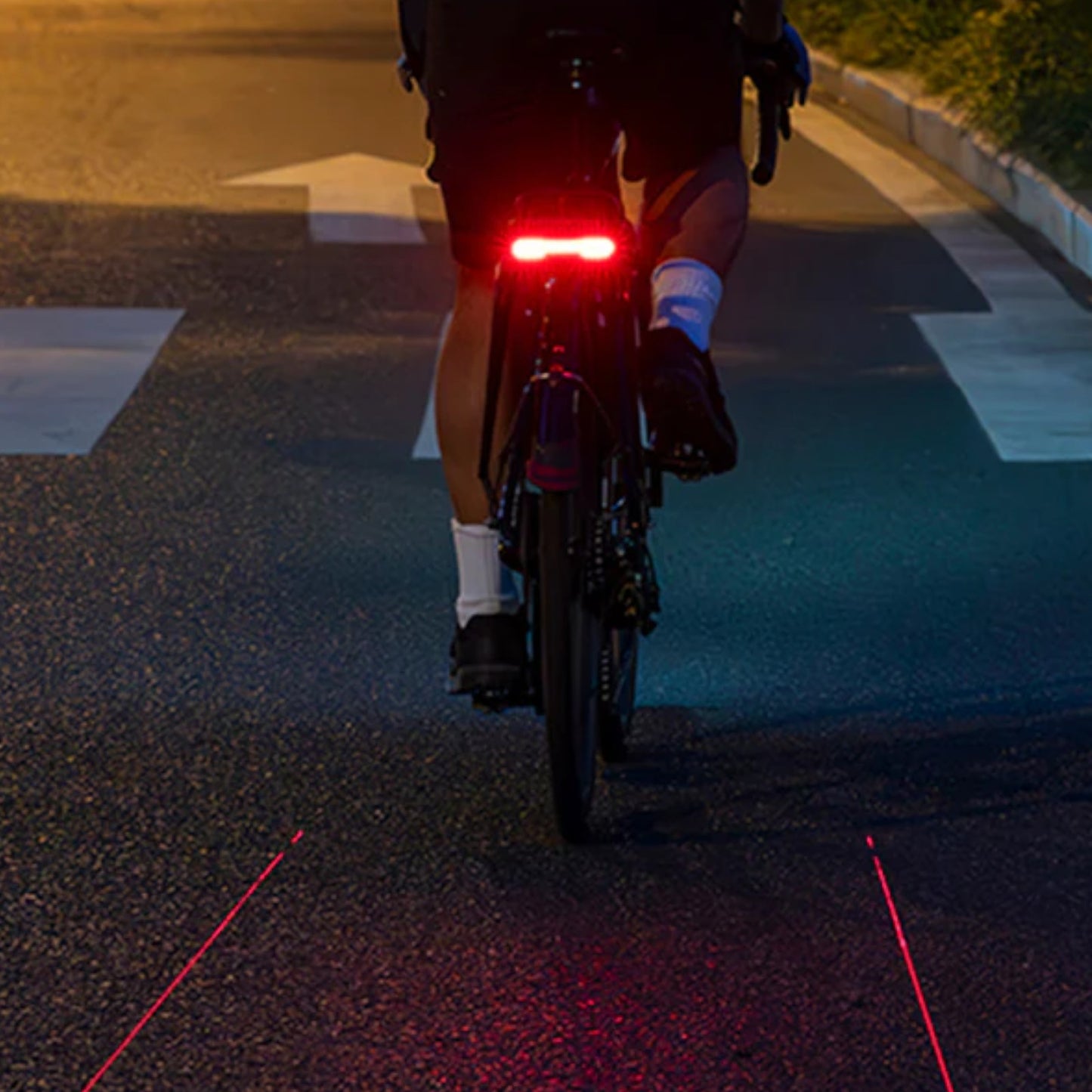 Ravemen NT101 Smart Bike Tail Light Rear Bike Light Alternate 5