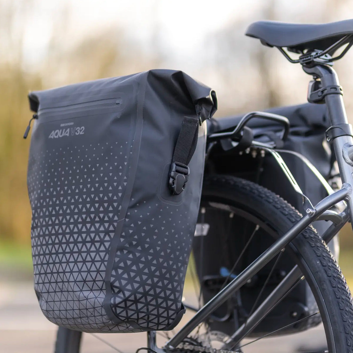 Oxford Aqua V 32 Extreme Visibility Double Rear Bike Pannier Bags Alternate 11