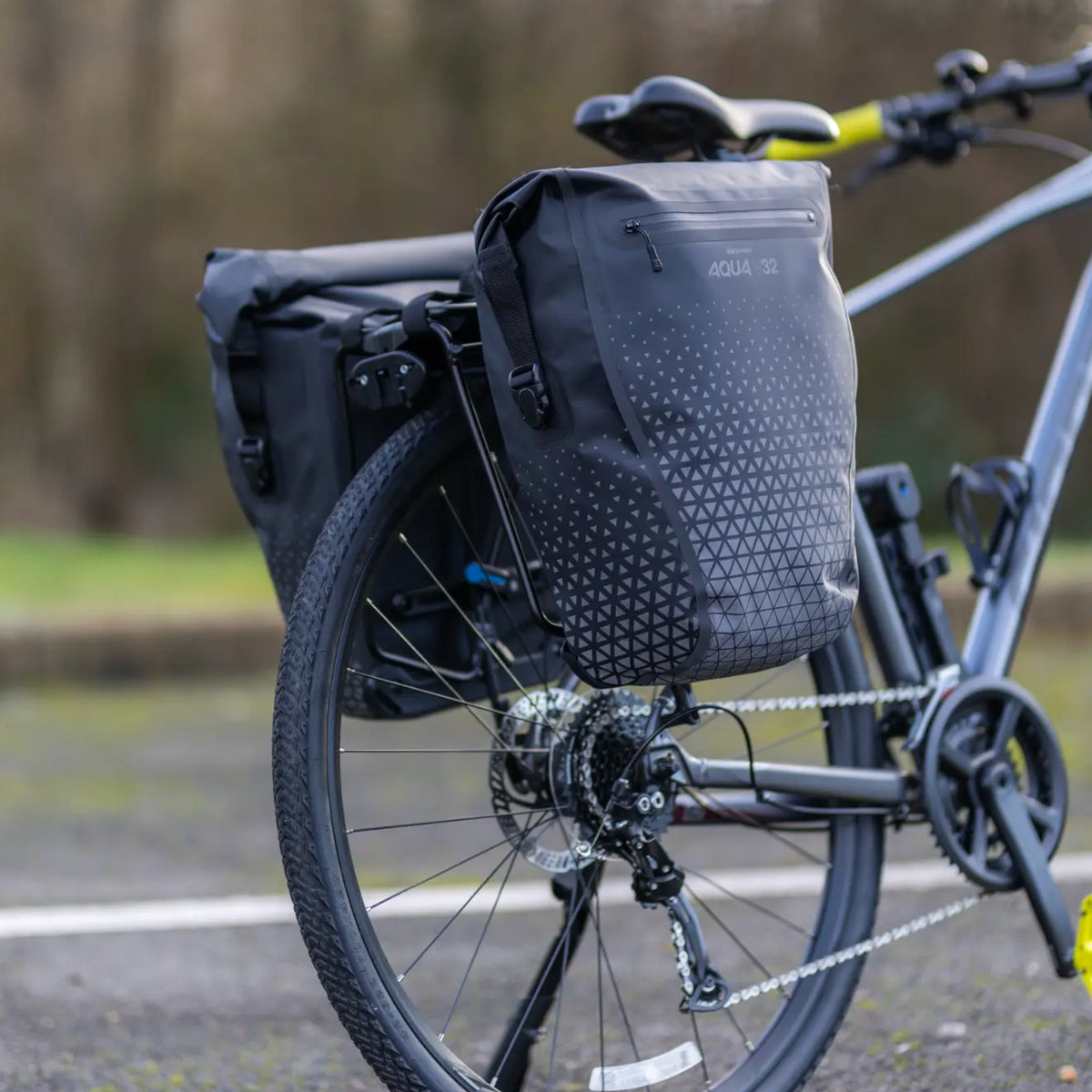 Oxford Aqua V 32 Extreme Visibility Double Rear Bike Pannier Bags Alternate 12