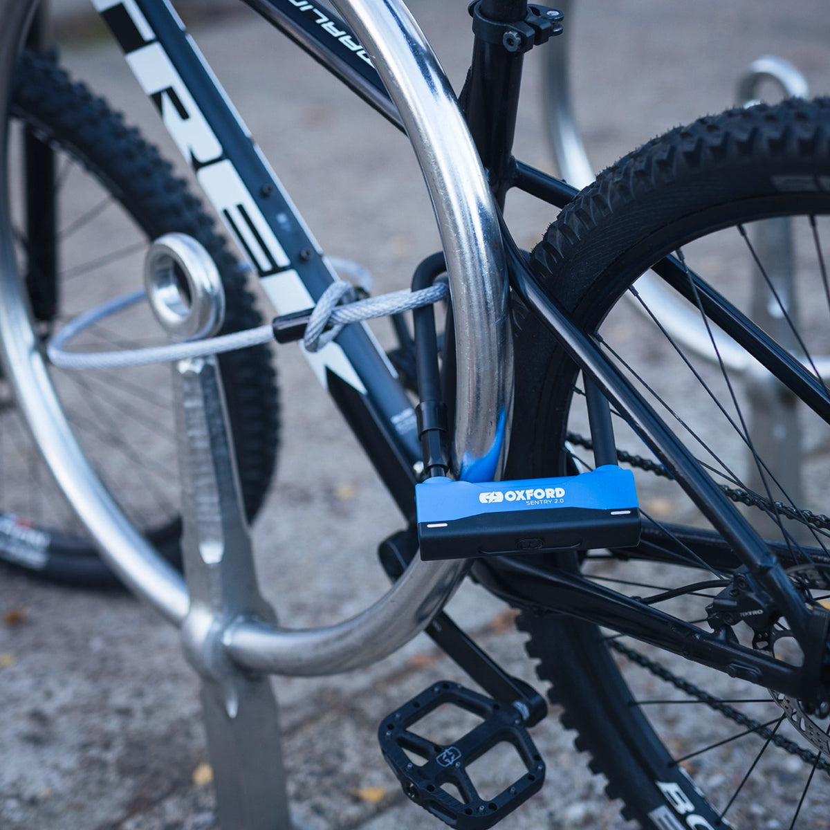 Oxford Sentry 2.0 Duo 320mm Bike D-Lock Alternate 4