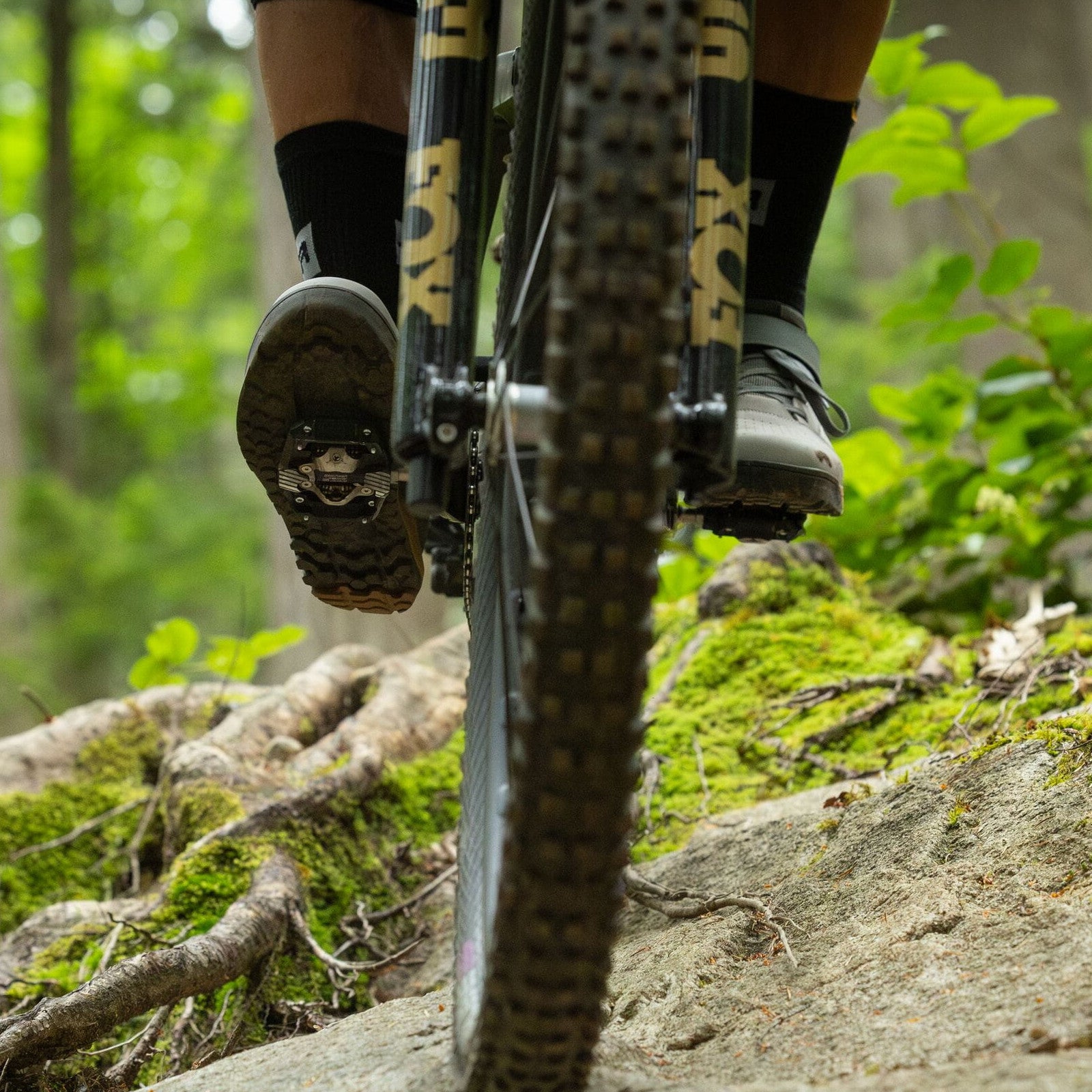 Shimano PD-M9220 XTR Trail Wide Platform Shimano SPD Clipless Bike Pedals Alternate 10