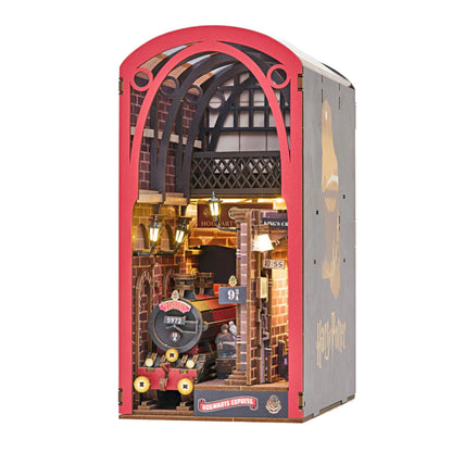 Revell Hogwarts Express Harry Potter Tiny Adventures Book Nook 00545 3D Puzzle Alternate 7