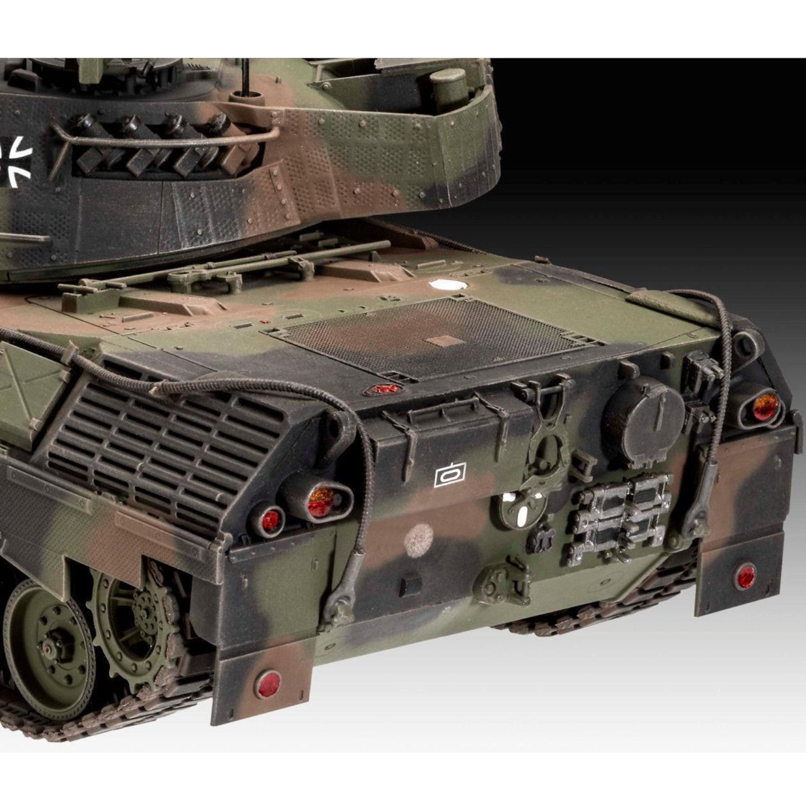 Revell Leopard 1A5 1:35 Tank Model Kit German Military Weapon 03320 Alternate 4