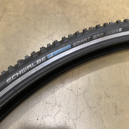 Schwalbe Smart Sam Addix 700 x 40c Bike Tyre Reflective