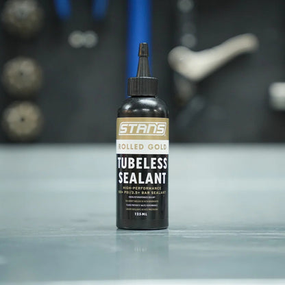 Stans NoTubes Rolled Gold 125ml Bike Tubeless Tyre Sealant Alternate 2